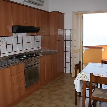 Villaggio Fiorina קאפו ואטיצ'אנו